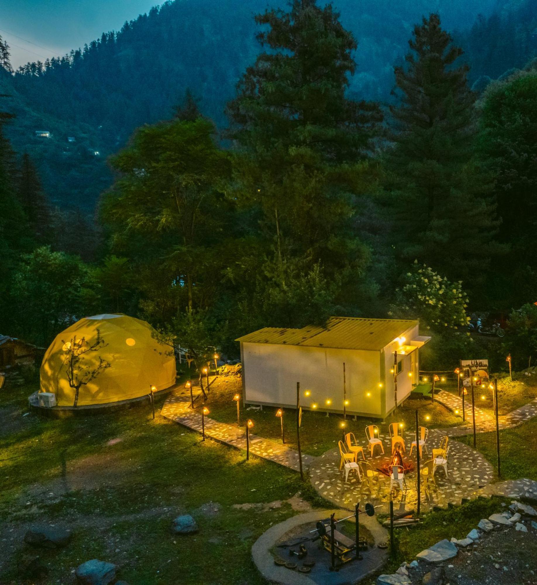 Whoopers Boutique Resort Jibhi מראה חיצוני תמונה