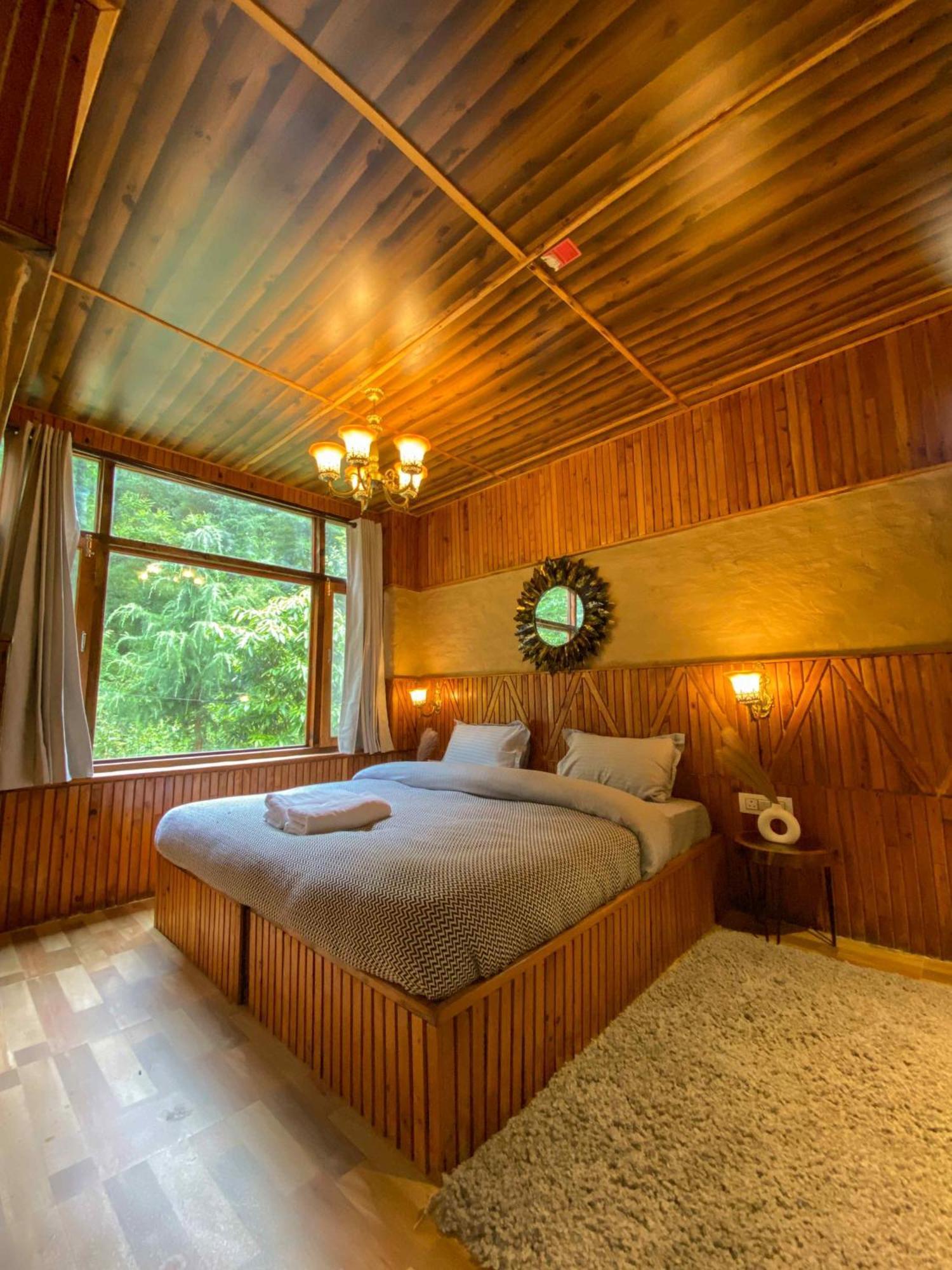 Whoopers Boutique Resort Jibhi מראה חיצוני תמונה