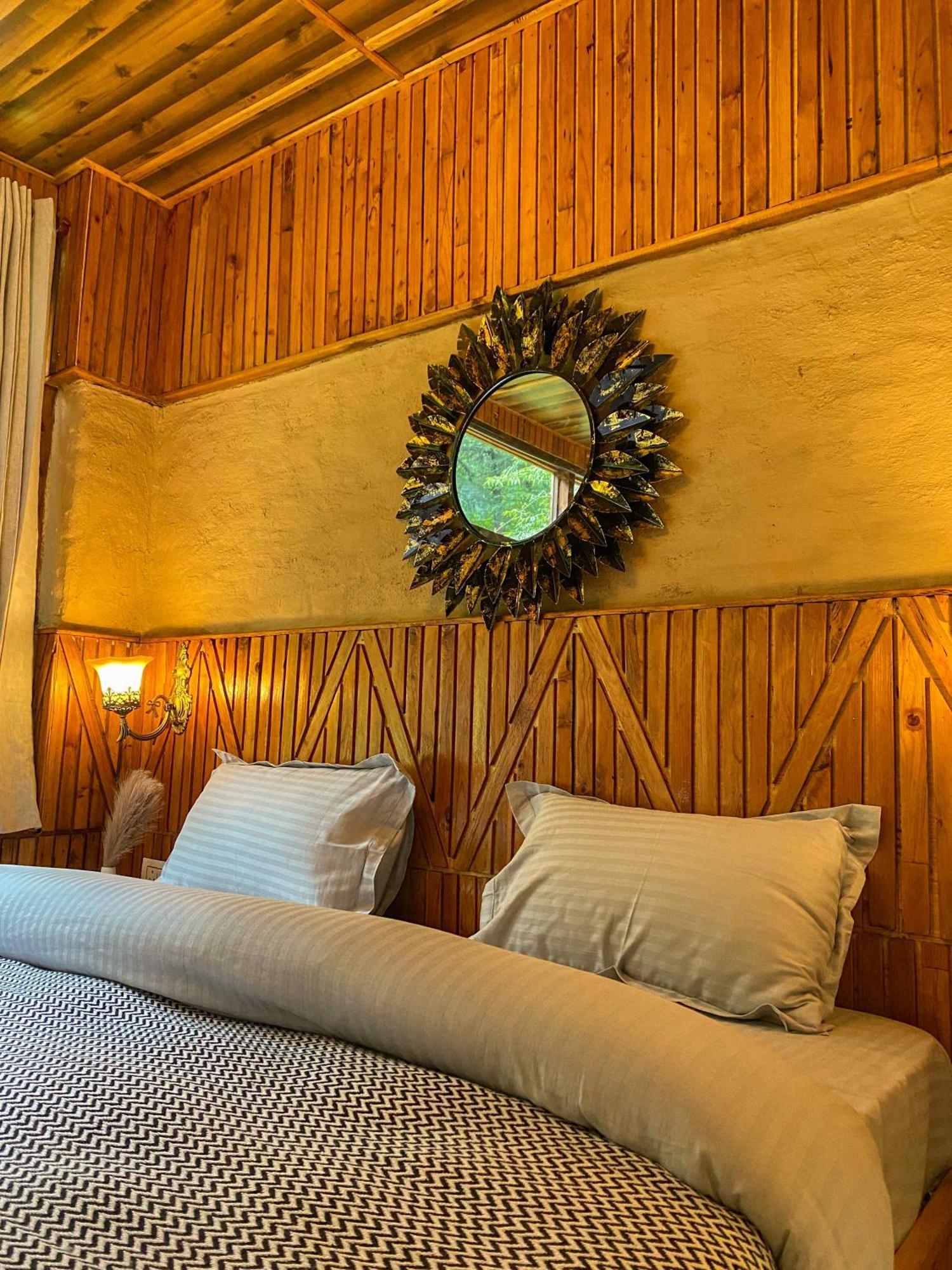 Whoopers Boutique Resort Jibhi מראה חיצוני תמונה