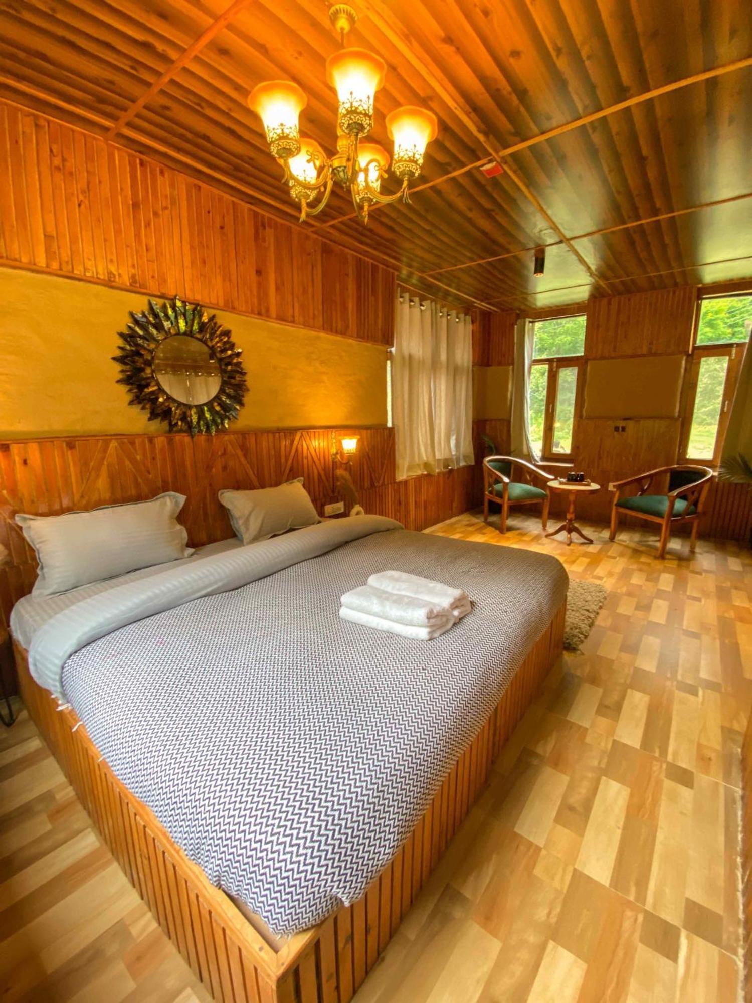 Whoopers Boutique Resort Jibhi מראה חיצוני תמונה