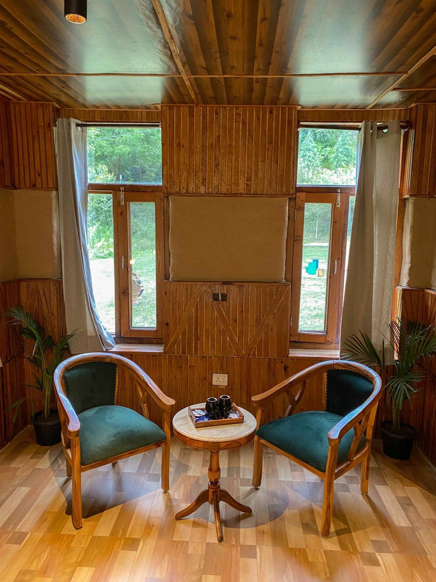 Whoopers Boutique Resort Jibhi מראה חיצוני תמונה